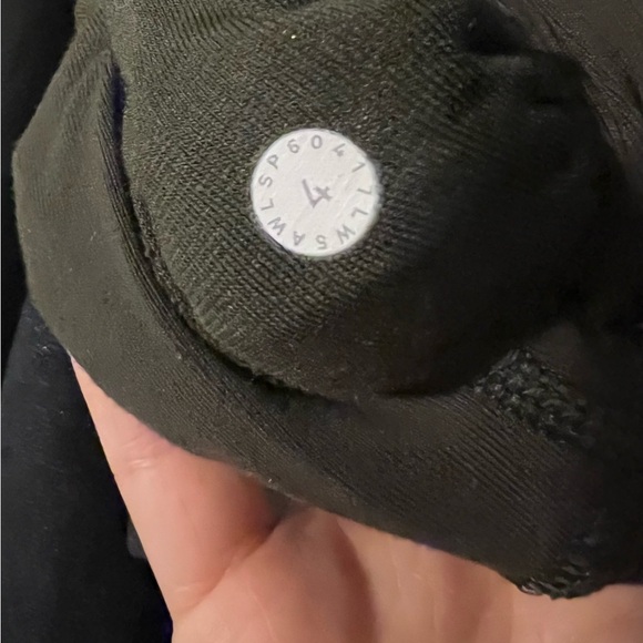 🦊Lululemon Tech Mesh Wunder Under​​ - Picture 6 of 8